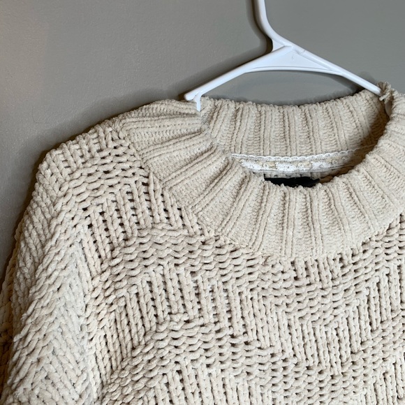 Vici sweater size small - Picture 5 of 5